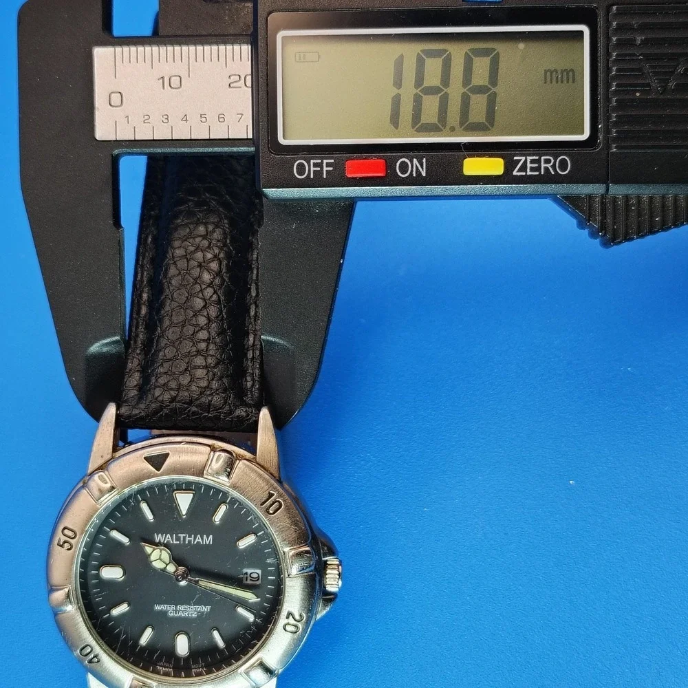 Vintage‎ 1998 Waltham Diver Style 36mm Mens Quartz Watch New Leather Strap Resto
